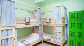 Гостиница FriendHouse Хостел Москва Кровать в общем номере с 14 кроватями-4