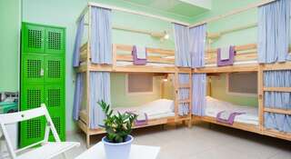 Гостиница FriendHouse Хостел Москва Кровать в общем номере с 14 кроватями-3